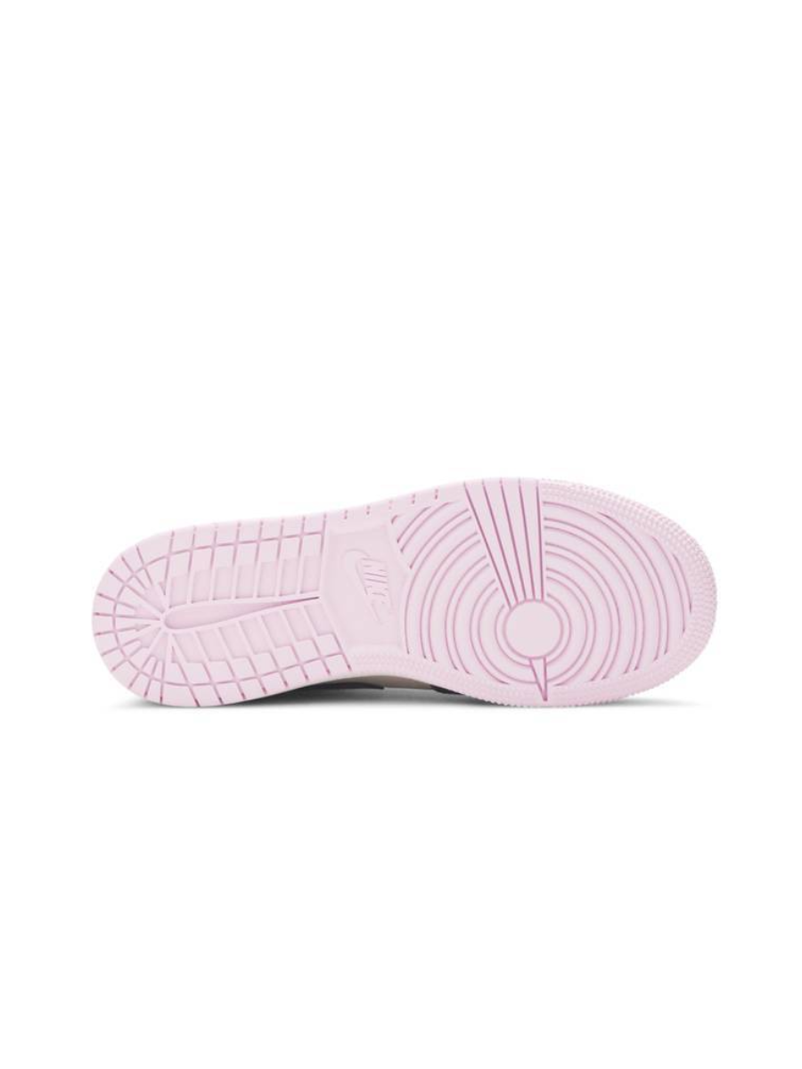 Кроссовки женские баскетбольные Nike Air Jordan 1 Retro Mid GS Pro Purple Картинка Кроссовки женские баскетбольные Nike Air Jordan 1 Retro Mid GS Pro Purple